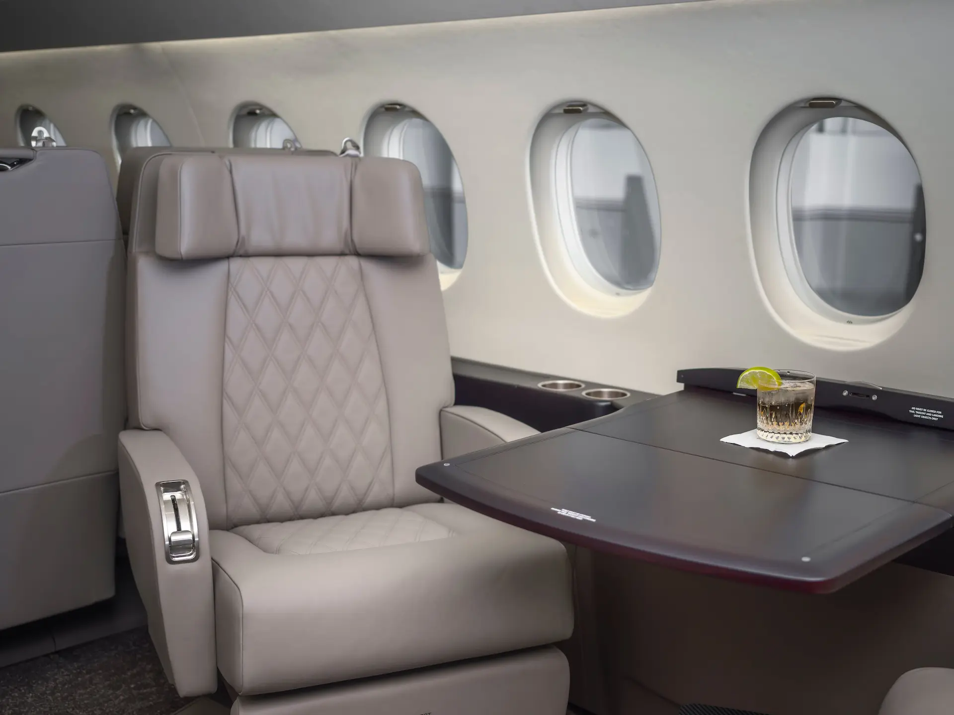 Falcon 2000LX 5
