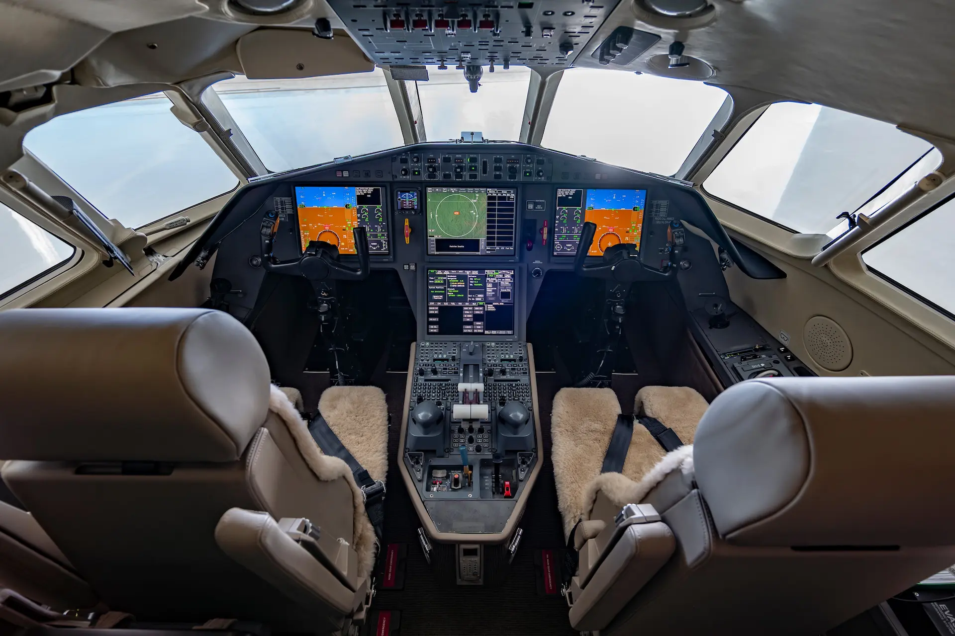 Falcon 2000LX Cockpit
